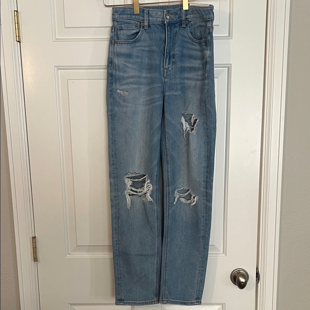 New with Tags American Eagle Outfitters Light Blue Distressed Jeans